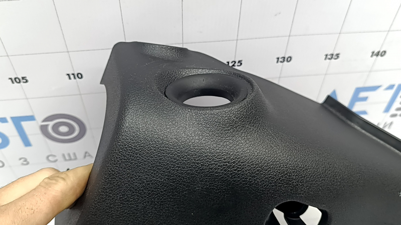 Kia Sorento 16-20 black relay speaker frame, scratches