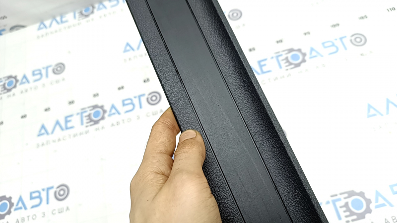 Outer front left threshold trim Kia Sportage 23-26 black, scratches