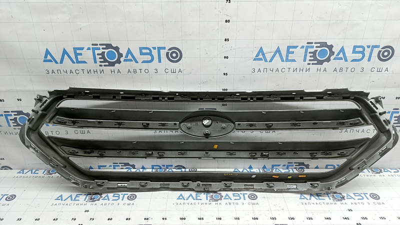 Radiator grille Ford Escape MK3 17-19 rest, gray, with chrome, with emblem, scratches