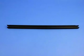 Glass seal inside rear right door Jeep Cherokee KL 14-