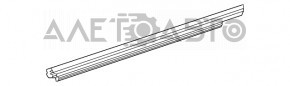 Glass seal inside front right door Toyota Highlander 20-