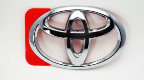 Emblem badge TOYOTA tailgate Toyota Sienna 11-20