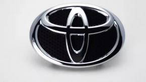 Emblem radiator grille front Toyota Rav4 16-18 rest