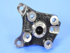 Rear left hub mounting bracket Fiat 500 12-18
