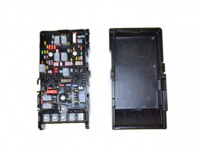Wiring under the hood with fuse box Jeep Cherokee KL 14- 3.2