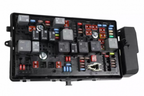 Chevrolet Malibu 13-15 underhood fuse box with pzev