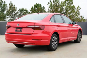 Rear bumper molding central VW Jetta 19-21 chrome
