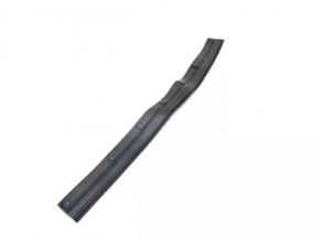 Rubber seal for the tailgate of a Jeep Grand Cherokee WK2 14-21 upper door, used