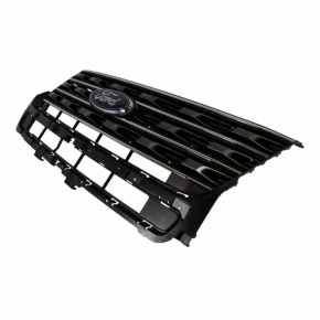 Radiator grill with frame and chrome in assembly Ford Explorer 16-17 rest, with emblem, sand