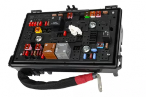 FUSE BOX RELAY Chevrolet Volt 11-15 broken mount