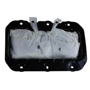 Passenger airbag in the dashboard of a Ford Focus mk3 15-18 rest.
