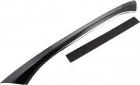 Trunk lid molding under the glass for the Infiniti QX30 17-19