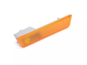 Front right reflector for a 2014 Dodge Challenger