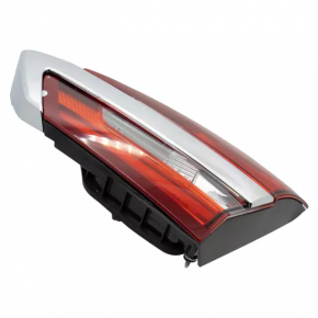 Right inner tailgate light for Ford Fusion mk5 19-20 halogen+LED with chrome level 3, scratched
