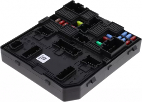 Nissan Rogue 17-20 Underhood Fuse Box