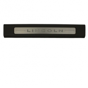 Lincoln MKX 16-18 front left door sill plate, black with chrome and backlight