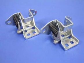 Door hinge upper front right Dodge Challenger 09-