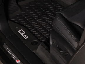 Set of 2 front floor mats for Audi Q8 19-26, black rubber