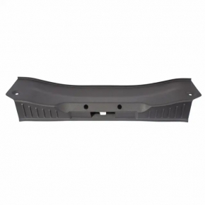 Ford Focus mk3 11-18 4d trunk opening trim center, scratch
