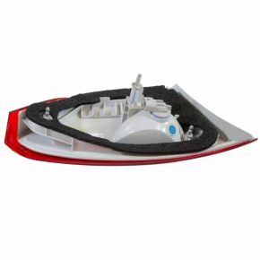 Right inner trunk lid light for a Ford Focus mk3 11-14 pre-rest 4D
