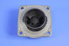 09-23 Dodge Challenger 3.6 automatic transmission mount with bracket