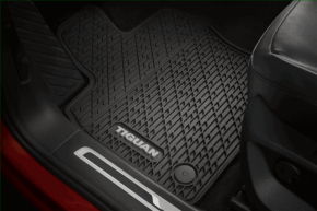 Set of floor mats for 5 seats for a VW Tiguan 18-19, black rubber