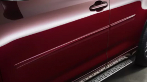Door molding center front left Toyota Highlander 14-19 scratches