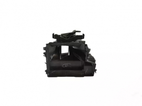 The bare heater housing and ventilation of the Jeep Cherokee KL 14-23