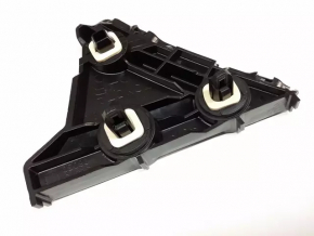 Rear bumper mount triangle right Toyota Camry v40 latch defect