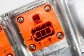 The Chevrolet Volt 11-15 onboard charger has a cracked casing and no connector.