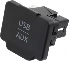 USB Hub, AUX Nissan Versa Note 13-19 scratch