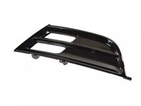 Chrysler 200 15-17 Right Center Grille Trim