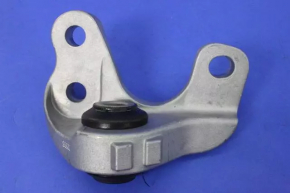 Chrysler 200 15-17 2.4 Engine Center Mount Bracket