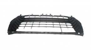 Lower grille of the front bumper Toyota Camry 25-26 LE, XLE