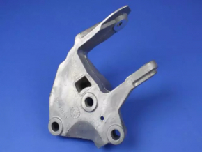 Chrysler 200 11-14 2.4 4-speed rear engine mount bracket
