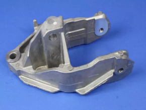 Chrysler 200 11-14 2.4 4-speed rear engine mount bracket