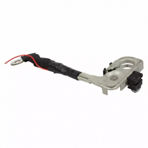Positive terminal of battery Lincoln MKC 15-