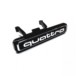 Emblem with the inscription "quattro" on the radiator grille of the Audi Q5 8R 13-17 S-line