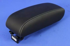 Jeep Grand Cherokee WK2 14-22 leather armrest, black, white stitching, minor scratches
