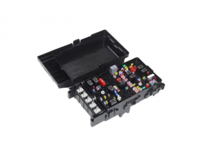 Fuse box underhood Jeep Cherokee KL 19-23 2.0T under heating on the windshield