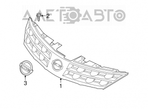 The radiator grille of the Nissan Murano z50 2007 has peeling chrome and a crack.