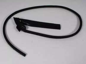 Door Seal Lower Front Right Dodge Challenger 09-