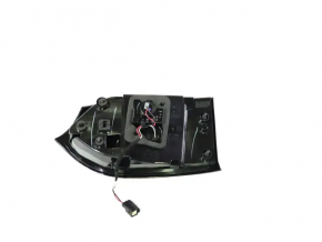 Chrysler Pacifica 17-20 LED right inner tailgate light scratches