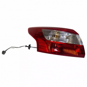 Left outer fender light for Ford Focus mk3 11-14 pre-rest 4d
