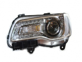Chrysler 300 17-23 xenon right front headlight