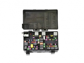 Jeep Grand Cherokee WK2 18-22 underhood fuse box with cover