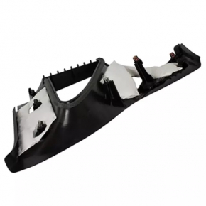 Lincoln MKC 15-19 right rear pillar trim, black, mounting defect