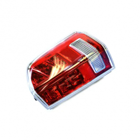 Right lamp Chrysler 300 12-14 prerest without chrome strip