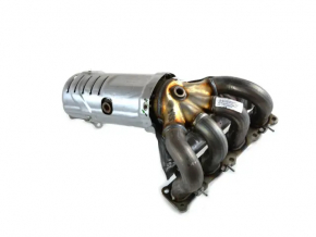 Exhaust manifold with catalytic converter Chrysler 200 15-16 2.4 without protection