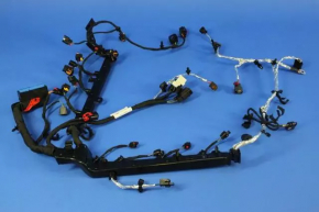 Jeep Cherokee KL 14-16 2.4 Underhood Wiring with Fuse Box
